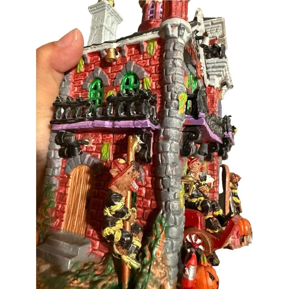 Lemax Spooky Town Fire Department Halloween Village 2011 Retired 15191 READ
